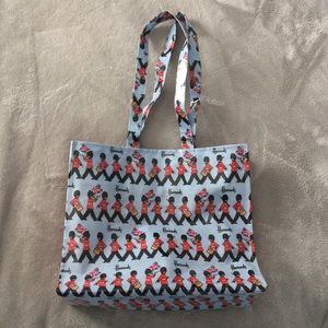 💥 GOING TO GOODWILL 5/20 UNLESS SOLD! Zip-top Harrods carrier tote bag
